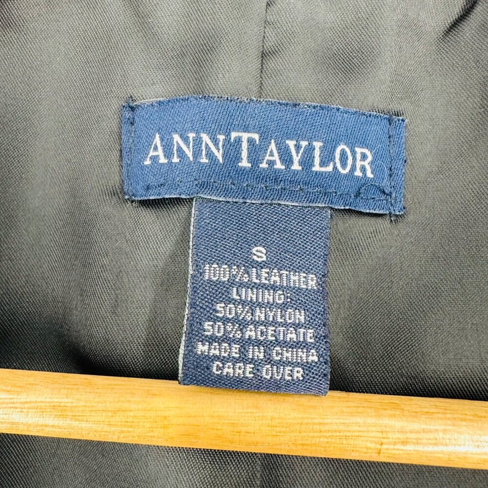 🔥SOLD🔥Ann Taylor Vintage Womens Black Genuine Leather Collared Zip Up Jacket S - Picture 4 of 7